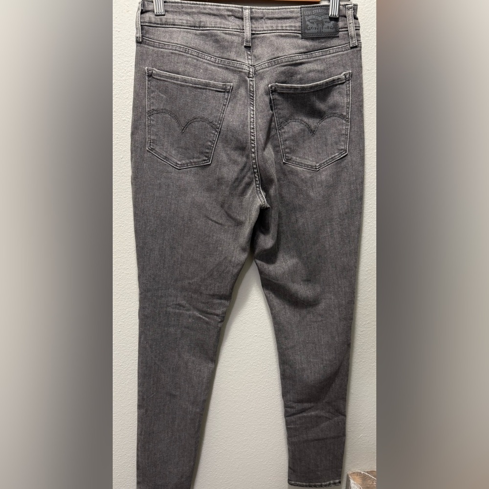 Levi’s 721 High Rise Skinny 🐦⬛ - Picture 5 of 8